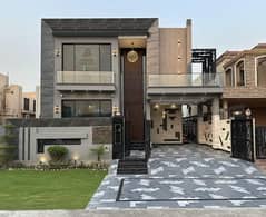 10 Marla Luxury Modren House For Rent DHA Phase 7 Y Block Near McDonald's 0