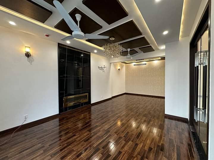 10 Marla Luxury Modren House For Rent DHA Phase 7 Y Block Near McDonald's 2