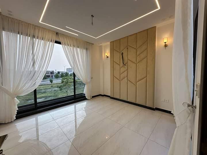 10 Marla Luxury Modren House For Rent DHA Phase 7 Y Block Near McDonald's 18