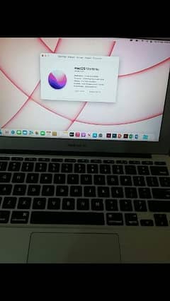 Mac book air 2015 11.6 inches core i-5 4 gb 256 gb