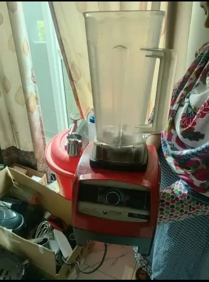 Juicer and blinder machines for sale 1