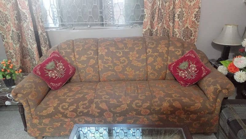 5 seater sofa + 4 chairs 1