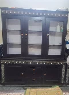 Showcase and dressing for sale 0