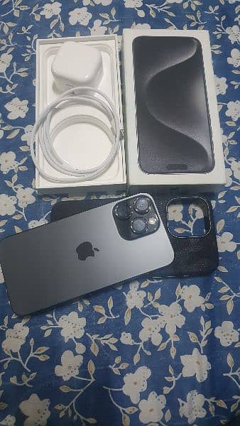 Iphone 15 Pro Max 512gb box opened only 8