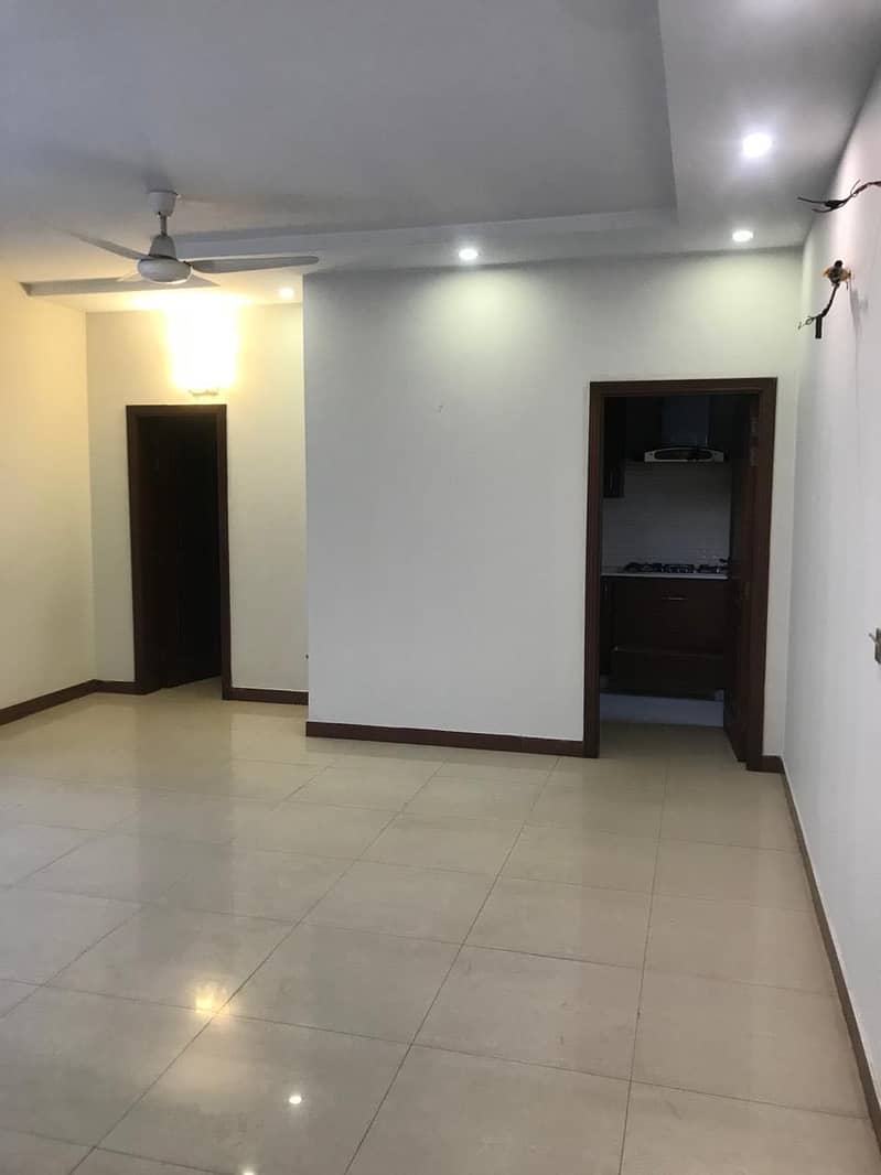 1 Kanal Luxury Portion Available For Rent 8