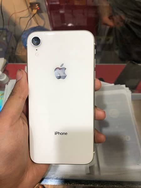 iPhone XR 1