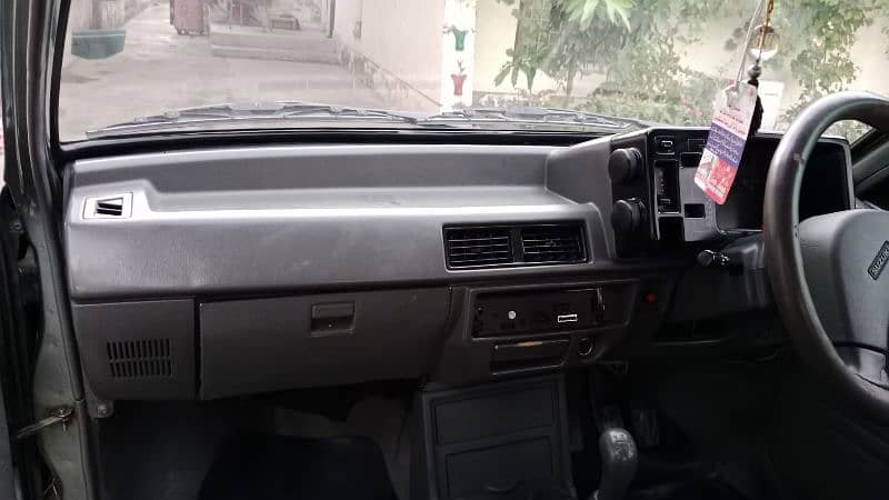 Suzuki Mehran VXR 2012 16