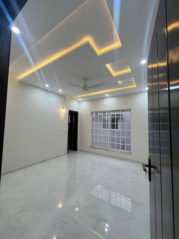 8 MARLA UPPER PORTION FOR RENT IN DHA 11 RAHBER SECTOR 1 0