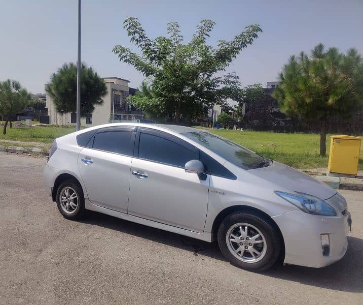 Toyota Prius 2011 6