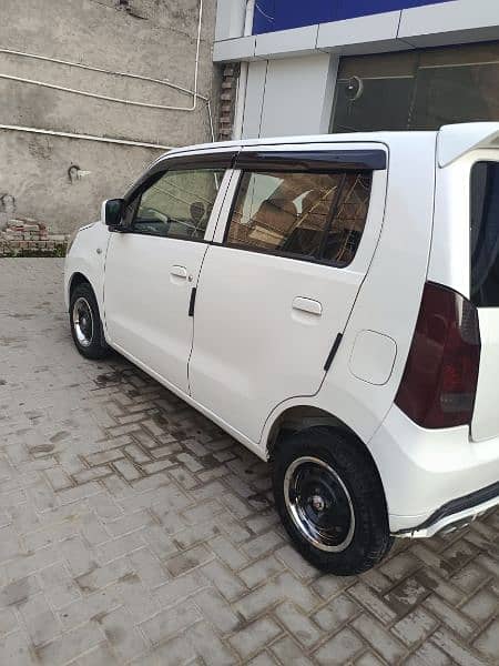 Suzuki Wagon R 2017 19