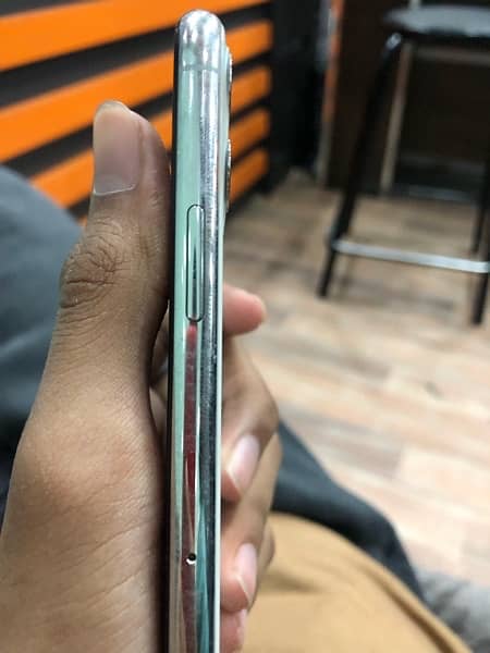 iPhone 11pro 64gb official pta approved 3