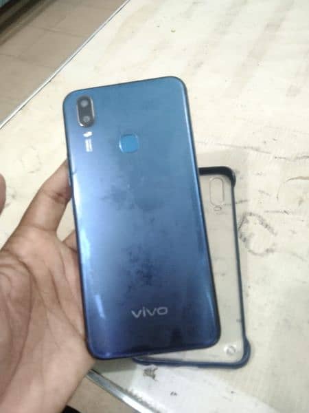 vivo y11 2gb 32gb pack set pta apprived . 4