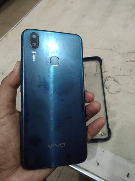 vivo y11 2gb 32gb pack set pta apprived . 5