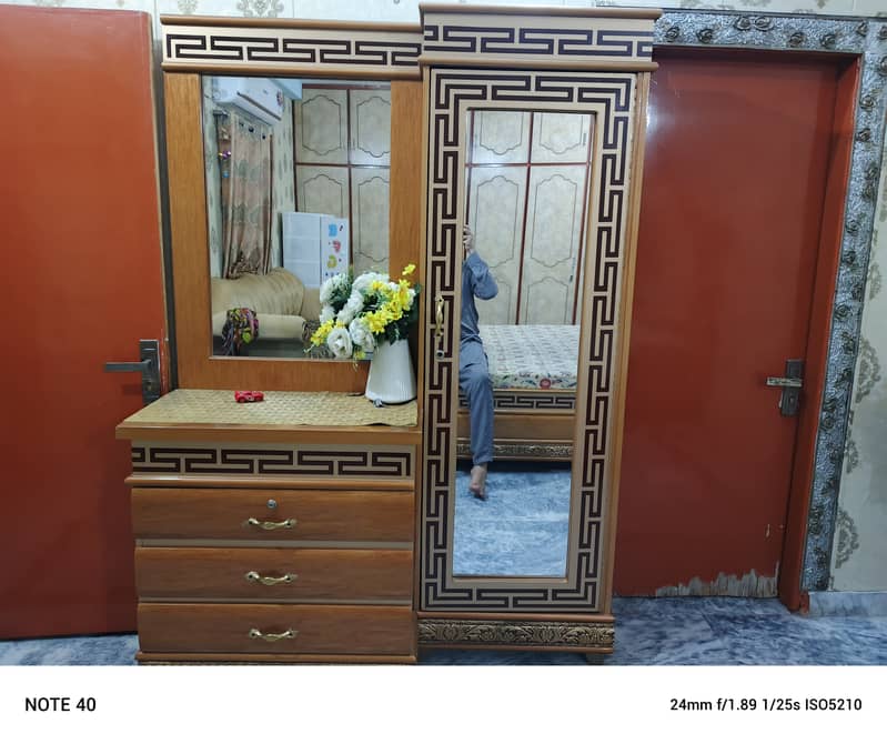 Bed, 2 side Tables, Dressing Table with Full Mirror 5