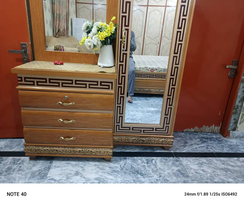 Bed, 2 side Tables, Dressing Table with Full Mirror 6