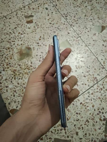 Vivo V21 8/128 with box 9