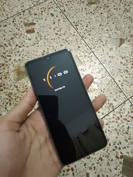 Vivo V21 8/128 with box 13