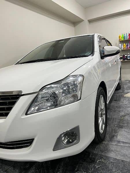 Toyota Premio 2014 1