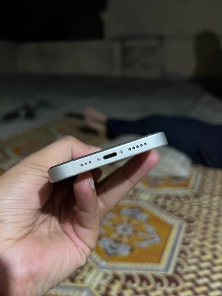 Iphone 13 128GB non pta white color 4