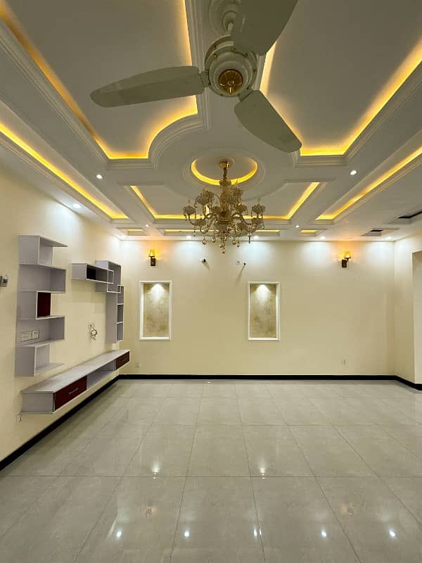 Elegant 10 Marla House With Basement For Sale In Bahria Town Lahore 6