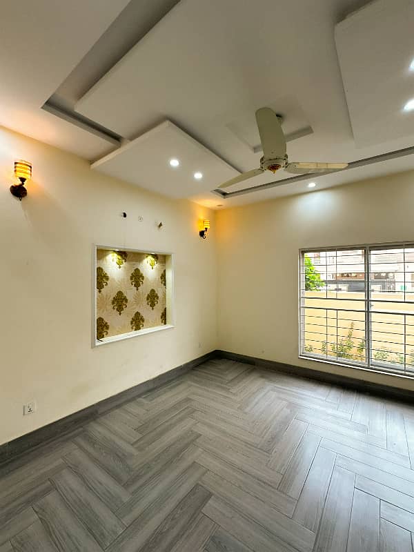 Elegant 10 Marla House With Basement For Sale In Bahria Town Lahore 7