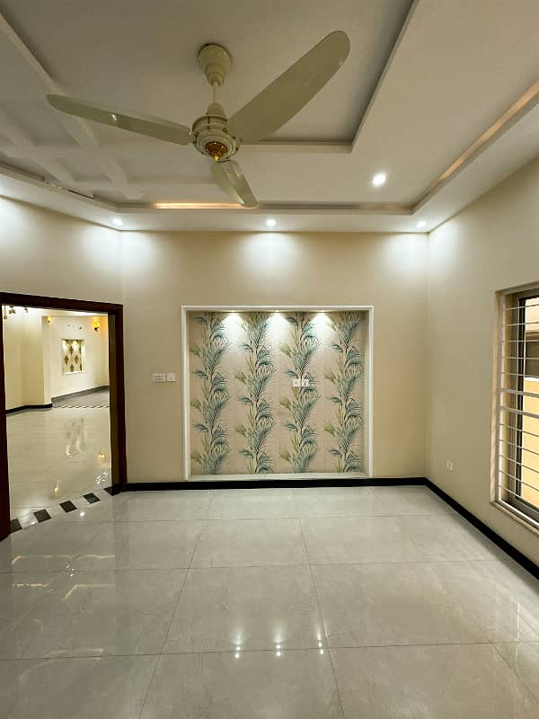 Elegant 10 Marla House With Basement For Sale In Bahria Town Lahore 10