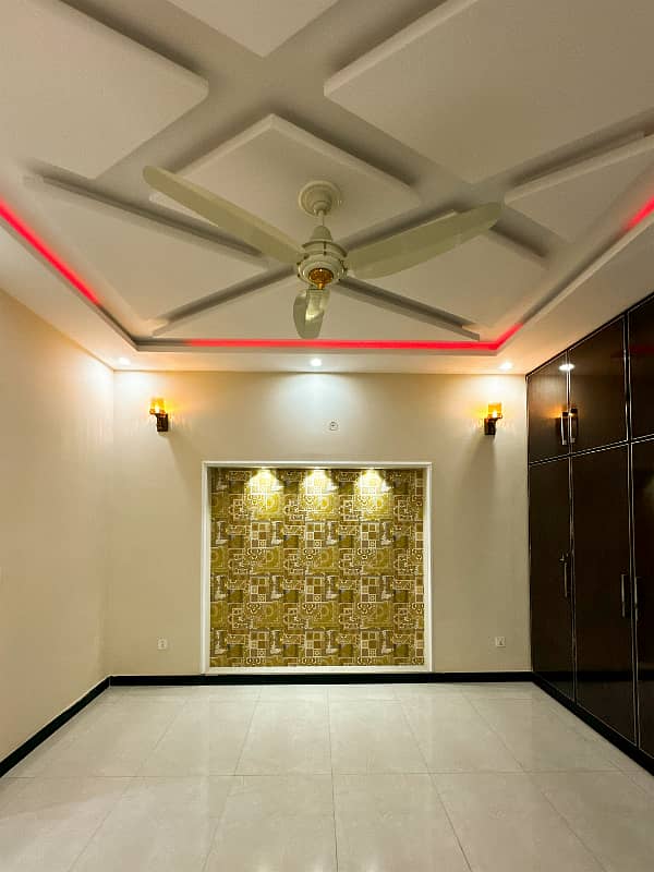 Elegant 10 Marla House With Basement For Sale In Bahria Town Lahore 13