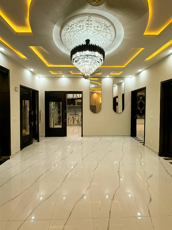 Luxury 10 Marla House for Sale in Bahria Town Lahore 14