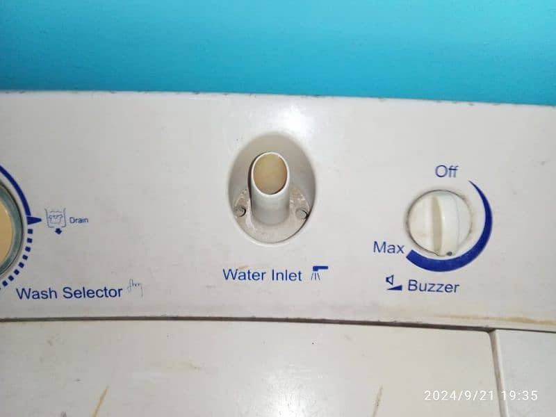 Haier washing machine twin tub model number HWM-80-000S 6