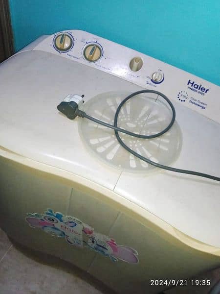 Haier washing machine twin tub model number HWM-80-000S 10