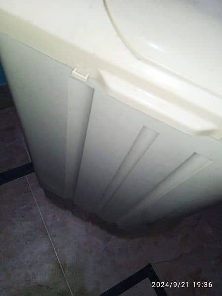 Haier washing machine twin tub model number HWM-80-000S 11