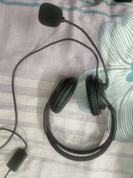 Acer EH 1000 Headphone 1