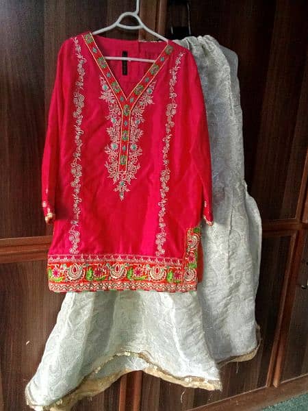 branded pre loved/used girl/kid l cloths/dresses 19