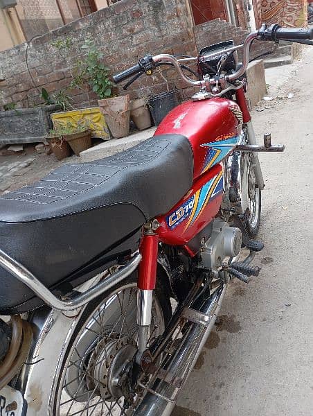 10 By 10 condition Hy. Final price Hy Ok. All original bike Hy. 3