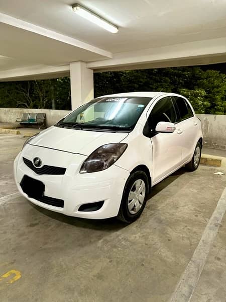 Toyota Vitz 2008/2012  PERL WHITE 2