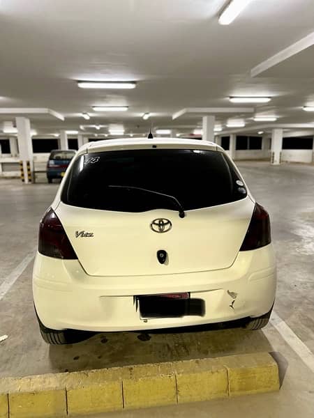 Toyota Vitz 2008/2012  PERL WHITE 4