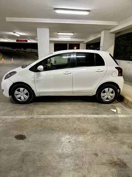 Toyota Vitz 2008/2012  PERL WHITE 5