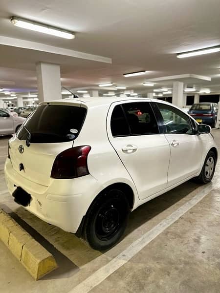 Toyota Vitz 2008/2012  PERL WHITE 6