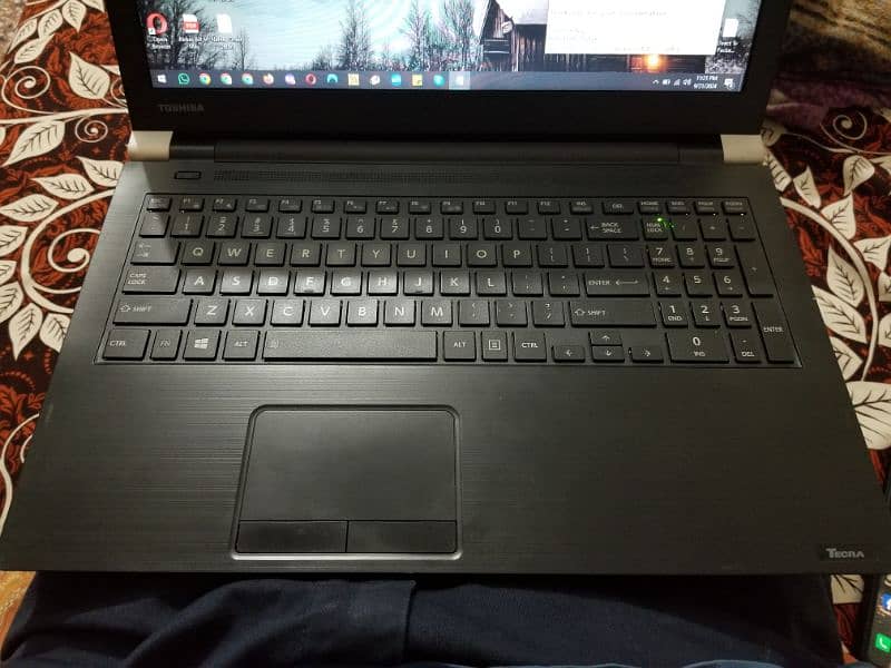 Toshiba Core I7, 6th Gen, 8GB, 256 M2 SSD, 3-4 Hours of Battery life 2