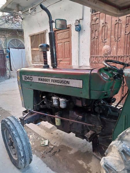 Massey Ferguson 240 - Green 1999 MF 240 Tractor
. MF 240 Tractor - 5