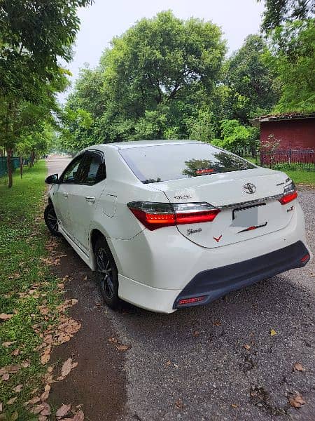 Toyota Altis Grande 2018 4