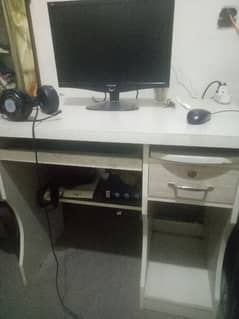 computer table A+condition