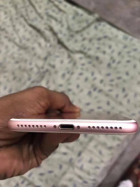 256 GB - colour Rose  Gold - battery 70  - PTA Proved 3