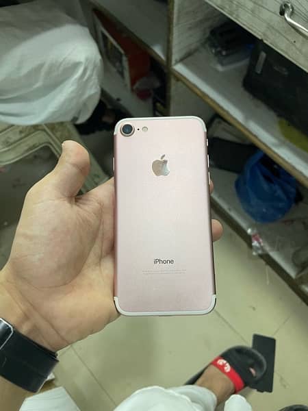 iPhone 7 PTA approved  32 Gb battery health 86 0