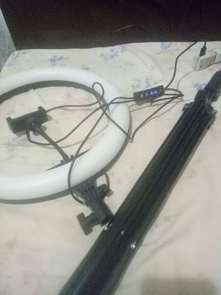 ring light with stand A+ condition 2