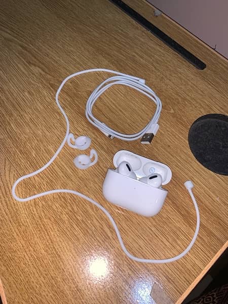 Earphone , earbuds , earpods 4