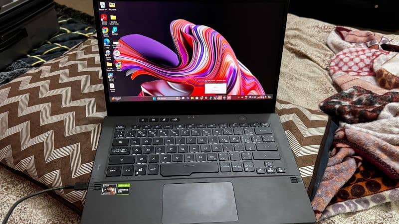 Asus Zephyrus Gaming Laptop (Ryzen 7 5800, GeForce GTX 1650, 16GB RAM) 10