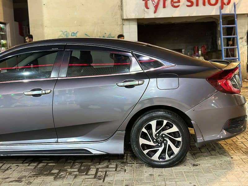 Honda Civic Oriel 2018 9