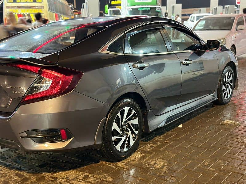 Honda Civic Oriel 2018 13