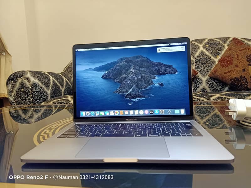 MacBook Pro2017,Core i7,16GB Ram, 13"Ratina Display, Touchbar 4